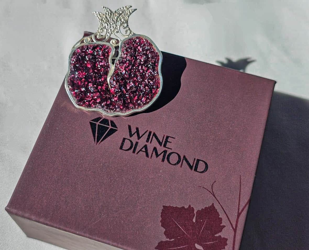 Brooch "Pomegranate"